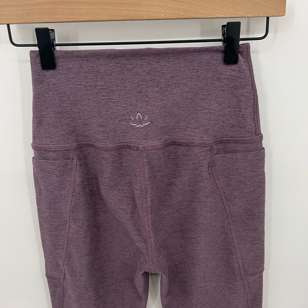 Beyond Yoga X Peloton purple high rise leggings - Picture 5 of 9